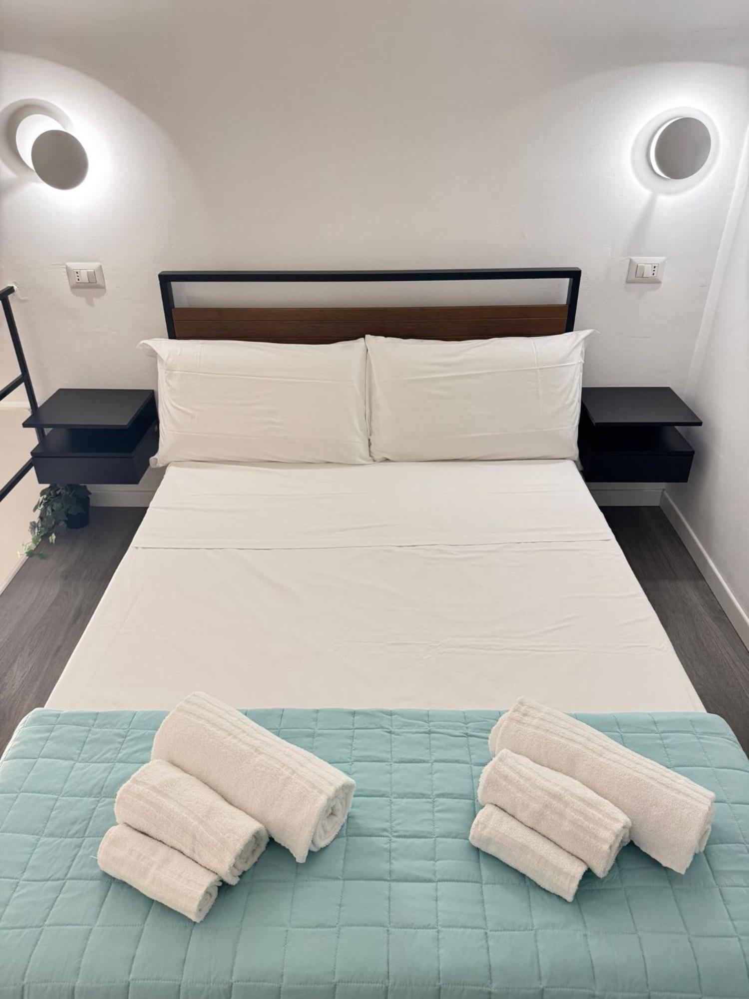 Luxury Apartment - La Fenice Bari Buitenkant foto